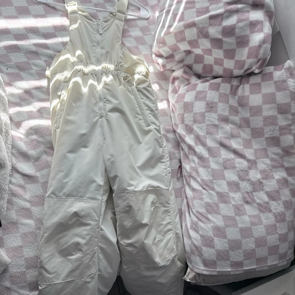 Title:
White Insulated Snow Bib 🤍 Winter Ready | Size M - Picture 7 of 7